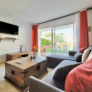 https://the-birds-nest.in-canary-islands.com